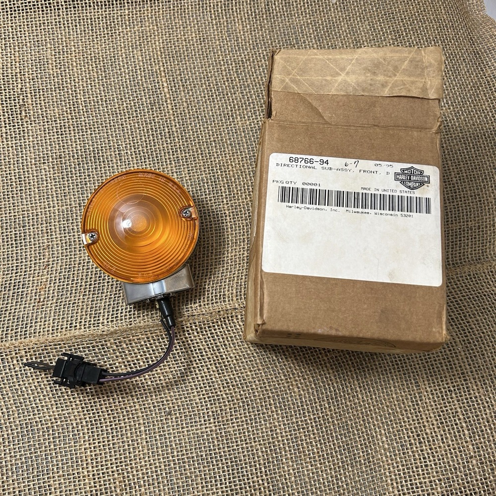HARLEY DAVIDSON GENUINE DIRECTIONAL LAMP ASSEMBLY FRONT Pancake Touring 68766-94